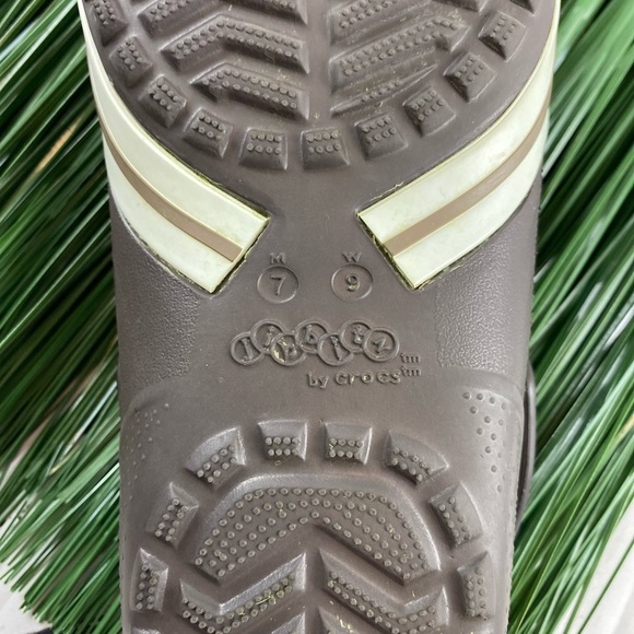 Jibbitz By Crocs Unisex Brown Solid Round Toe Slip on Clogs Sandals Size 9 - Picture 5 of 6